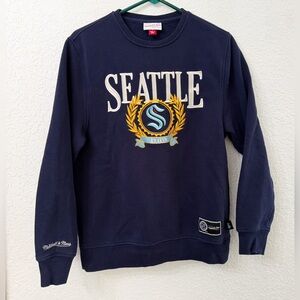Mitchell & Ness - Sweatshirt Seattle Kraken Laurel Embroidered Crewneck - S